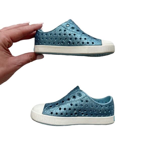 Native Blue Bling Jefferson Sneakers Size 7c - Picture 6 of 6